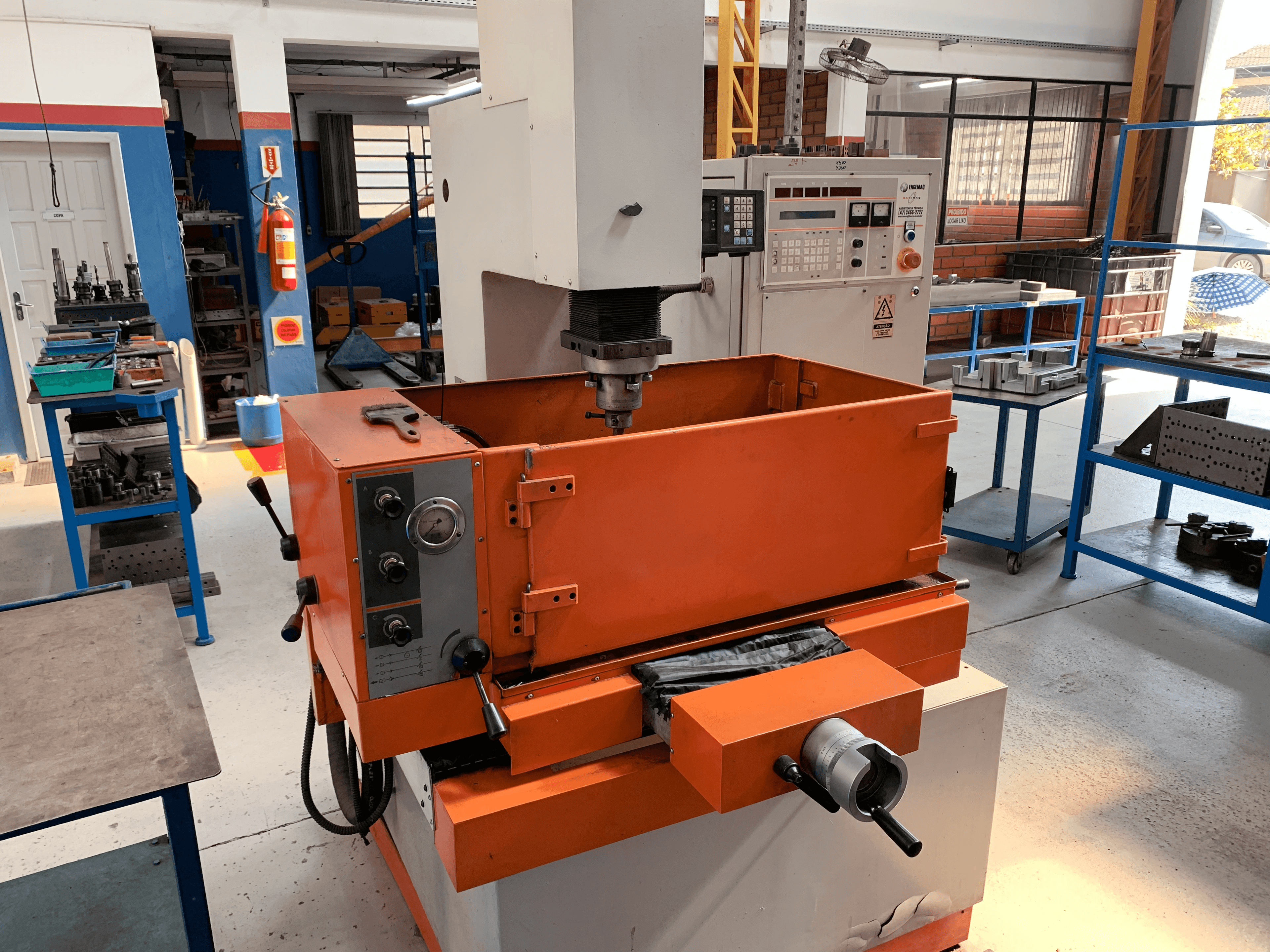 ELETRO EROSÃO ENDOMAQ EDM 400 NC